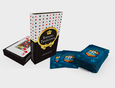 Baralho Tradicional PVC 0,3mm Branco Verniz Total Frente 8,8x5,7cm (Verso Personalizado e Caixa Personalizada - 1 Baralho) - 4x4 - 21 unid